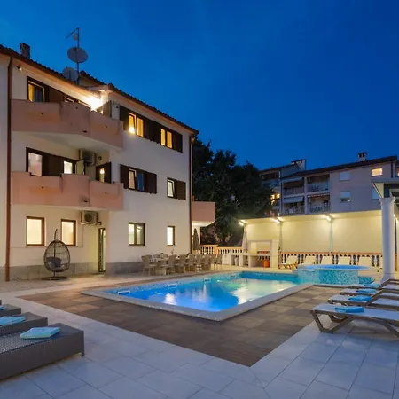 Lealeana In Pula,istrien Villa
