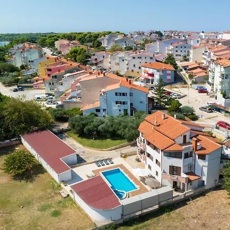 Lealeana In Pula,istrien Вилла *